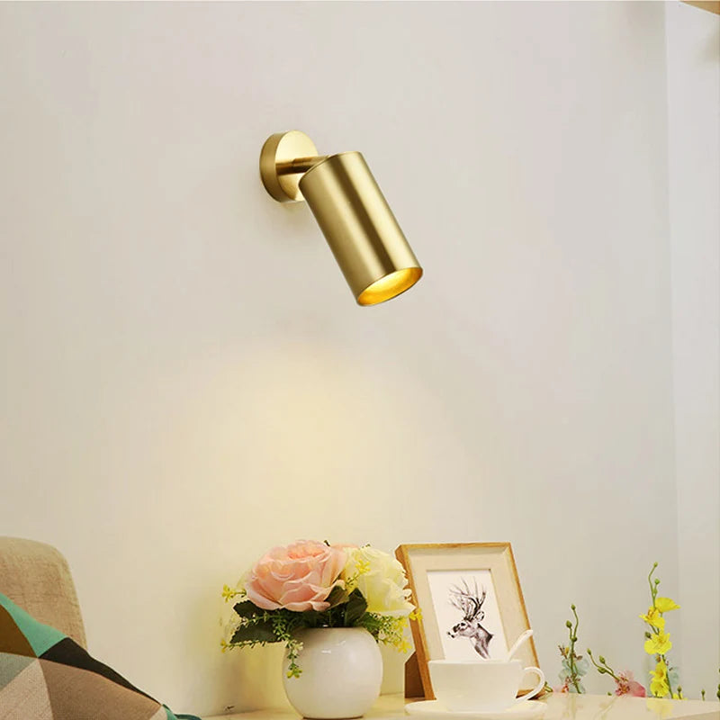 applique murale spot lumineux moderne métal doré noir blanc intérieur chambre salon magasin
