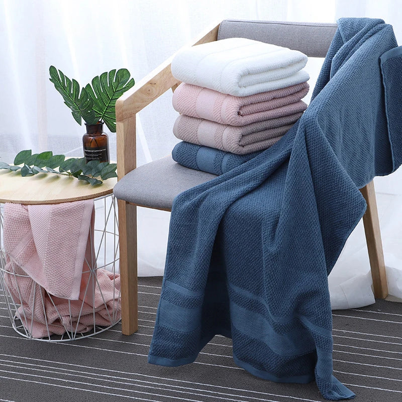 serviette bain coton blanc rose bleu marine action grâces texture tissée absorbante lavage machine