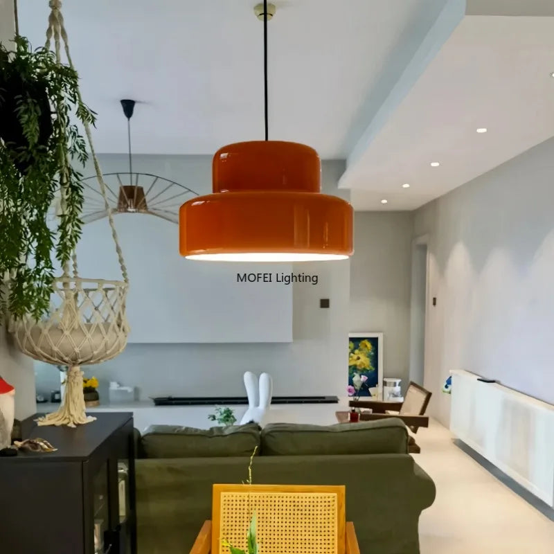 lampe suspendue moderne orange brillante salon chambre intérieur éclairage contemporain métal