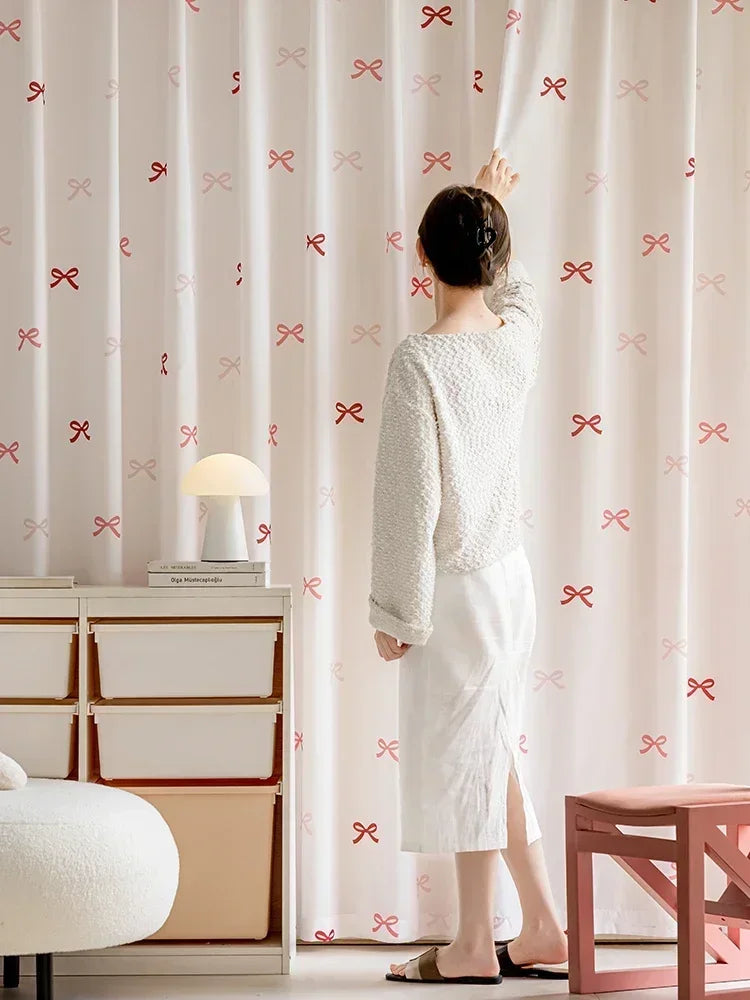 rideau princesse fille mousseline soie rose blanc motif ruban chambre enfant moderne