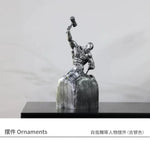 statuette homme musclé marteau résine noire blanche moderne art décoratifintérieur