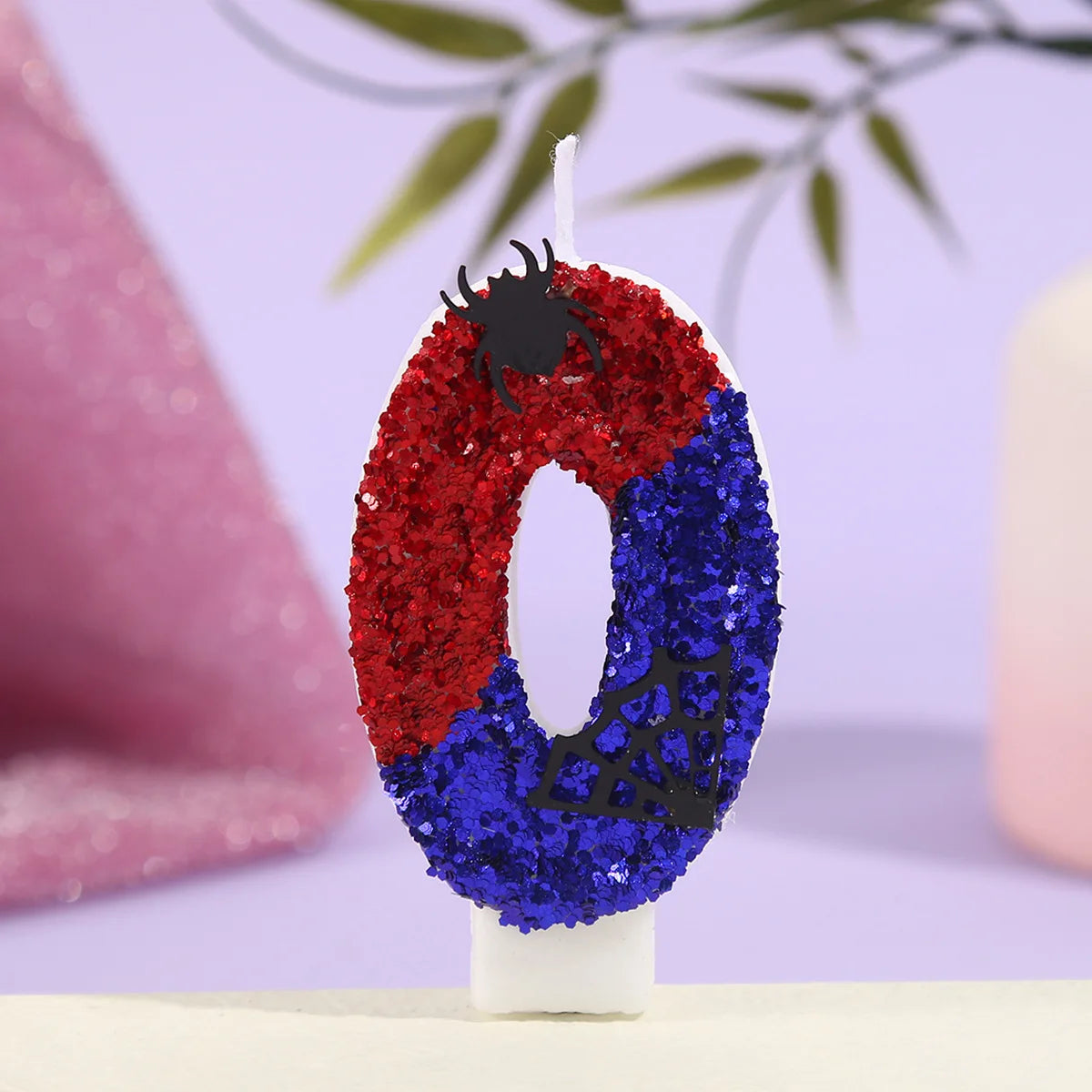 bougies décoratives paillettes rouge bleu noir boîte rangement tringles blanches decoration opaque