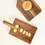 planche découper bois marron rustique poignée moderne dessert steak pain