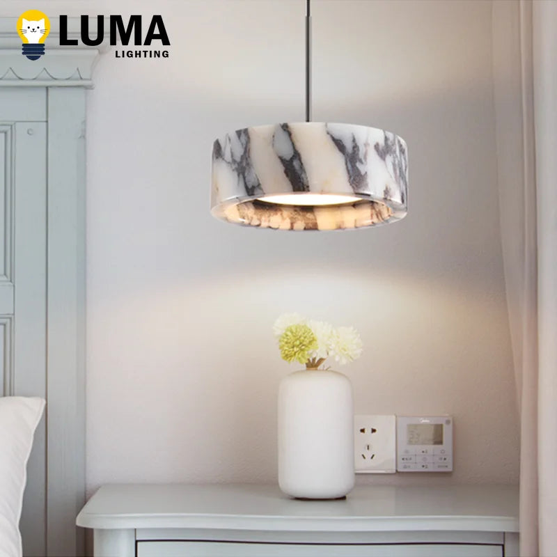 suspension lumineuse marbre blanc gris noir moderne câble suspendu contemporain chambre salon étude