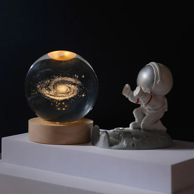 veilleuse led sphère lumineuse système solaire gravé astronaute support bois moderne transparente chambre deco