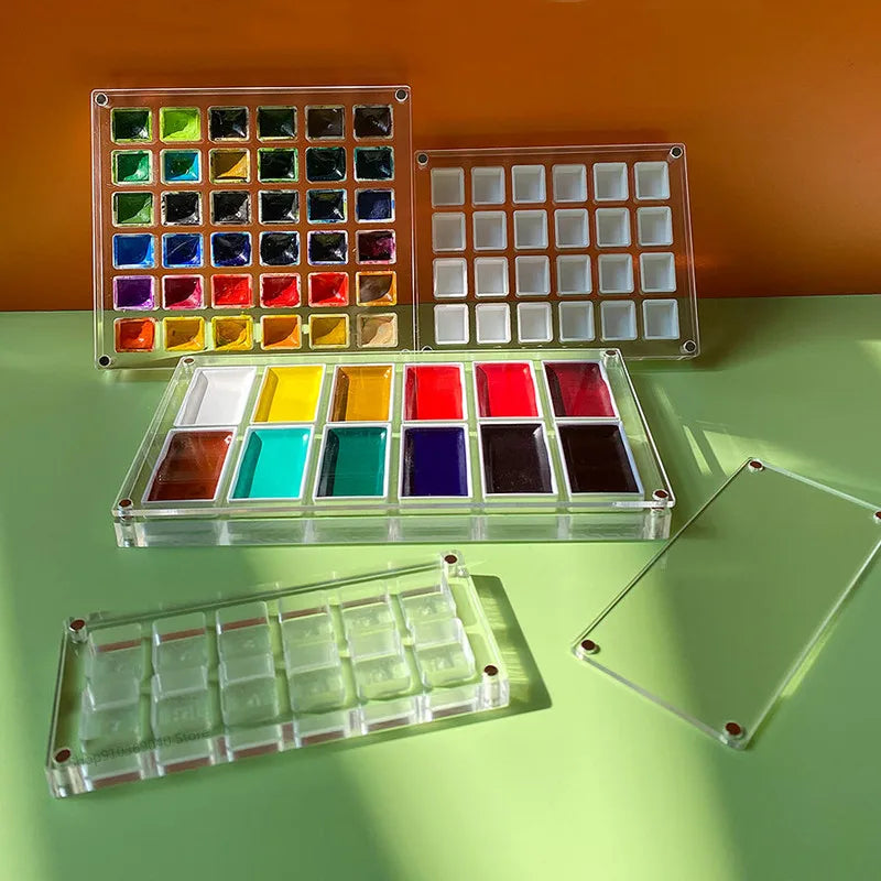 boîtes rangement transparentes modernes compartimentées couleurs peinture figurines ongles cosmétiques bijoux strass pratiques
