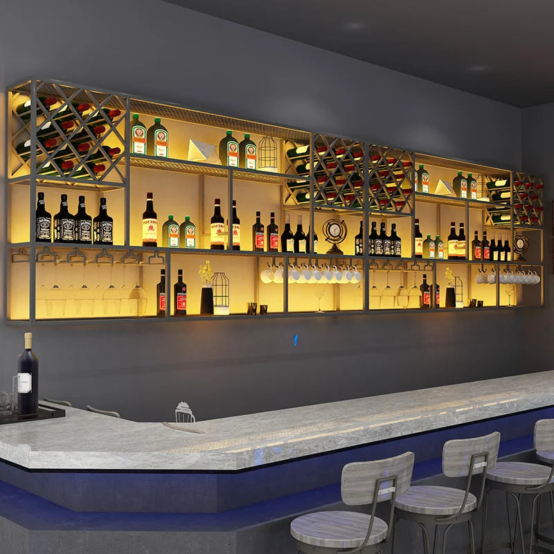 meuble mural bar noir grille métallique moderne bouteilles vin verres horloge lampe plateauSuspension