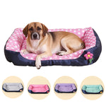 lit chien rose points blancs bleu marine points jaunes confortable moderne