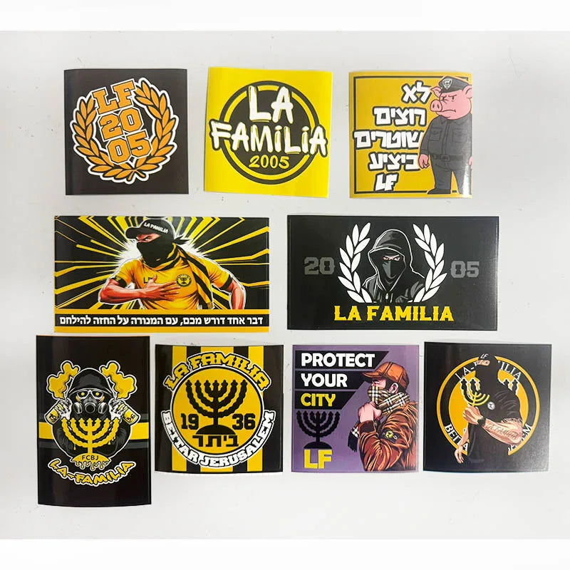 autocollants stickers familia 2005 logo cochon hébreu sport graphique noir jaune blanc gris mur