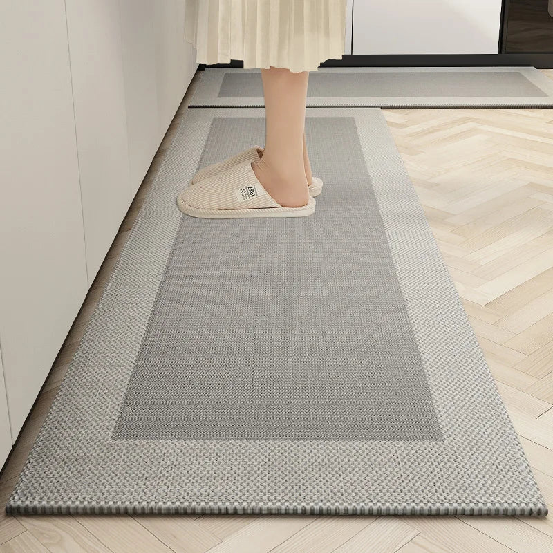tapis cuisine extérieur moderne gris clair absorbant liquides bordure contrastée texture tissée chenille polyester