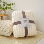 couverture polaire rayures horizontales beige moderne fixations rubans hiver maison qualité catégorie respirante