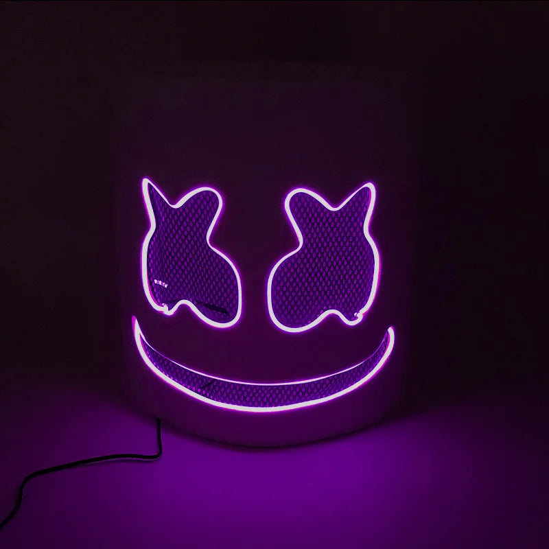 masque lumineux cosplay marshmello blanc noir souriant oreilles lapin texturé moderne câble électrique