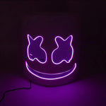 masque lumineux cosplay marshmello blanc noir souriant oreilles lapin texturé moderne câble électrique