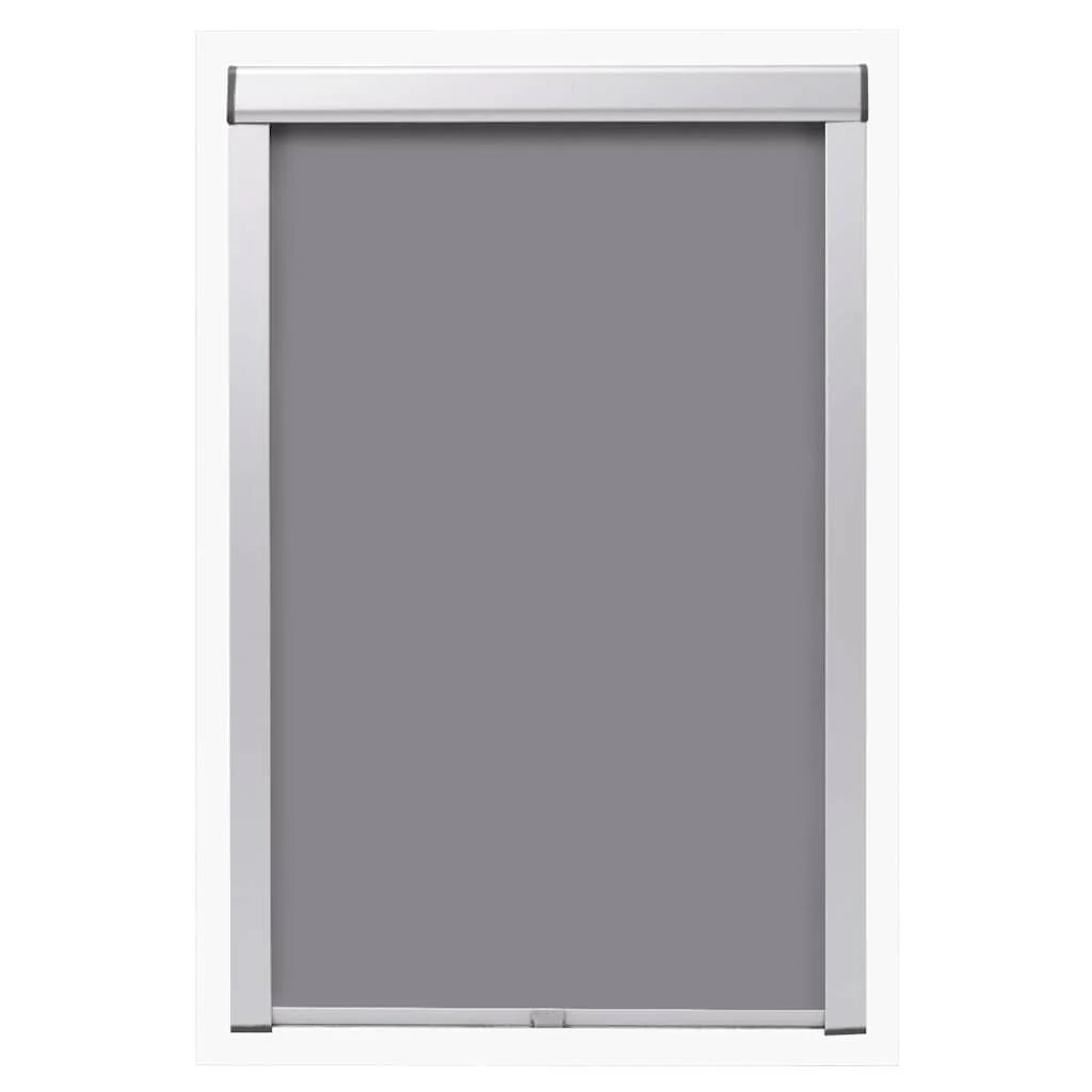 Rideau occultant gris vu de près montrant la texture en polyester
