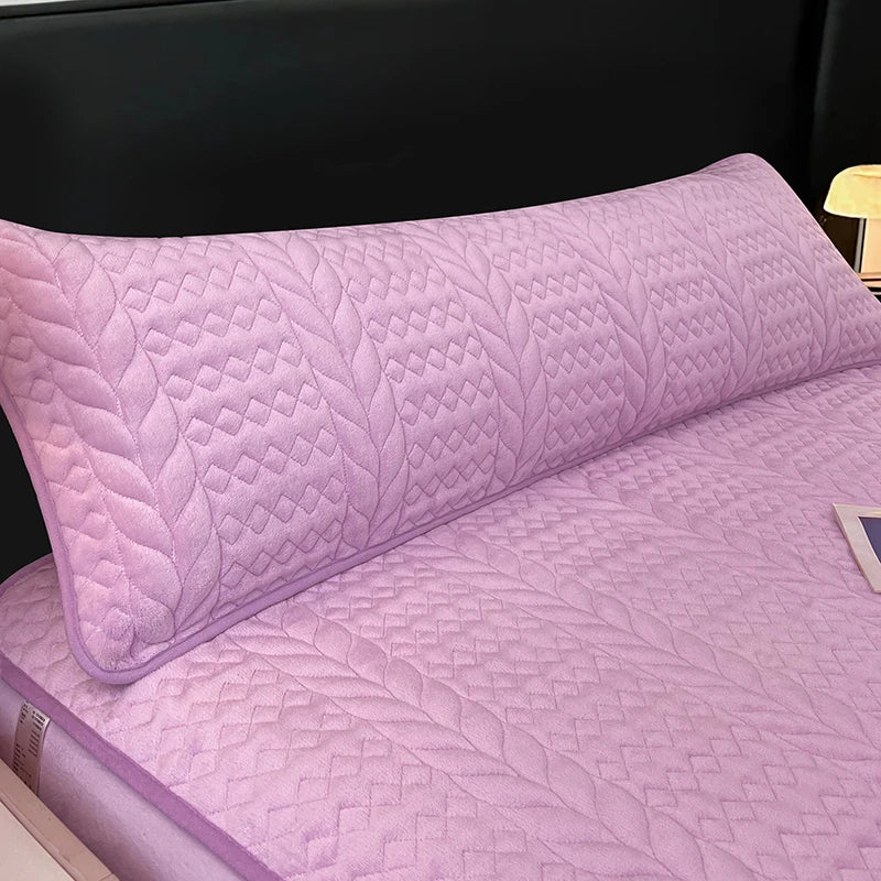 coussin long rectangulaire blanc gris bleu rose violet motif géométrique moderne lit chambre