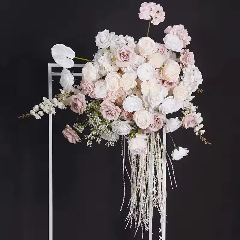 décoration événement mariage extérieur rose soie blanche romantique élégante moderne arches fleurs