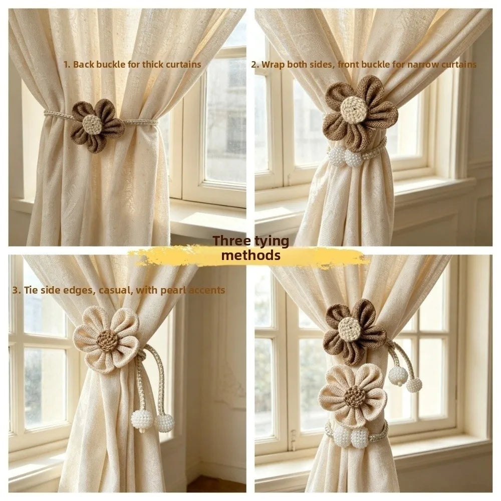 accessoire fenêtre fleurs crochet tissu texturé clips beige marron clair decoratif artisanal