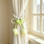 accessoire fenêtre décoration tulipes ruban blanc vert jaune rose violet bleu rouge décoratif