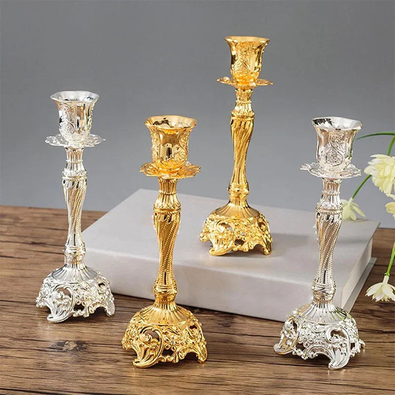 bougeoirs or argent ornements baroques chandelles mariage décoration intérieure classique gravures détaillées
