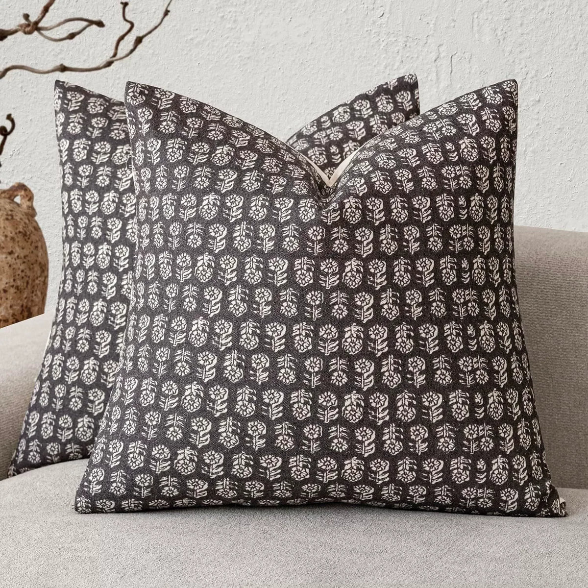 housse coussin décorative imprimé floral beige moderne canapé salon maison intérieur