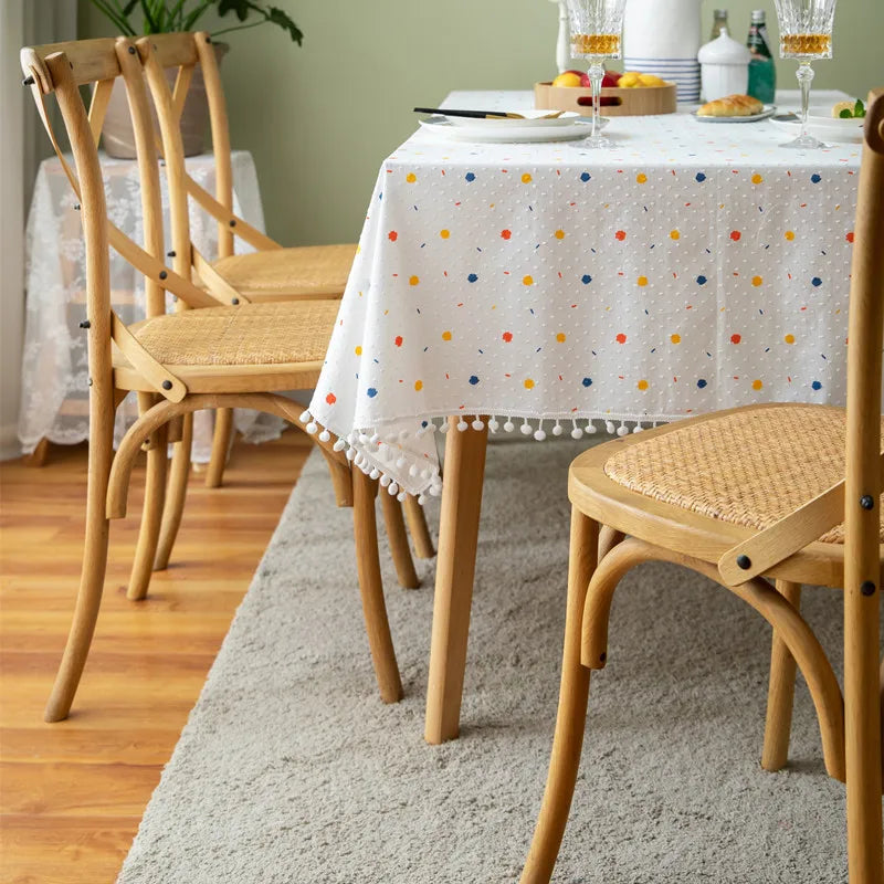 nappe table blanche moderne points multicolores bordure pompons extérieur intérieur mariage festivité geometrique