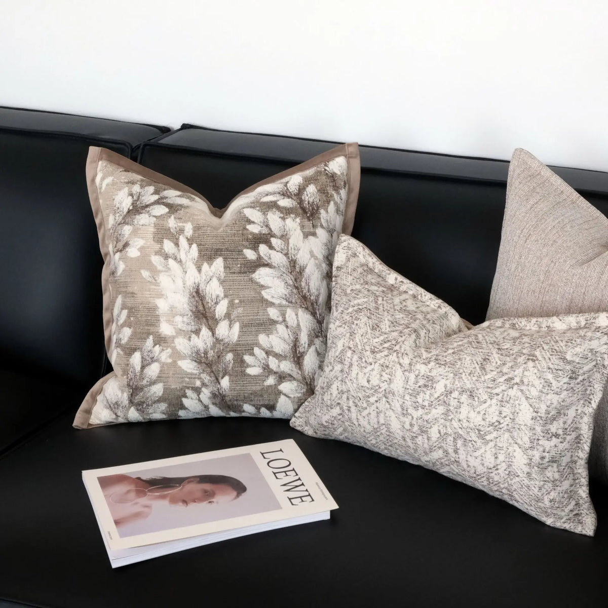 housse coussin motif floral blanc beige contemporain décoratif auto adhésif polyester