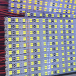 ruban led blanc mat éclairage intérieur moderne connecteurs électriques tension continue douze volts
