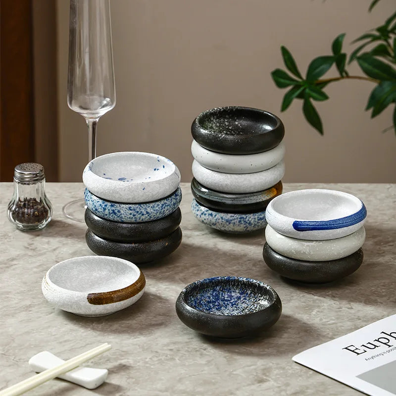 assiettes sauce noir blanc bleu gris texture marbrée moderne rustique épices vinaigre herbes sauces