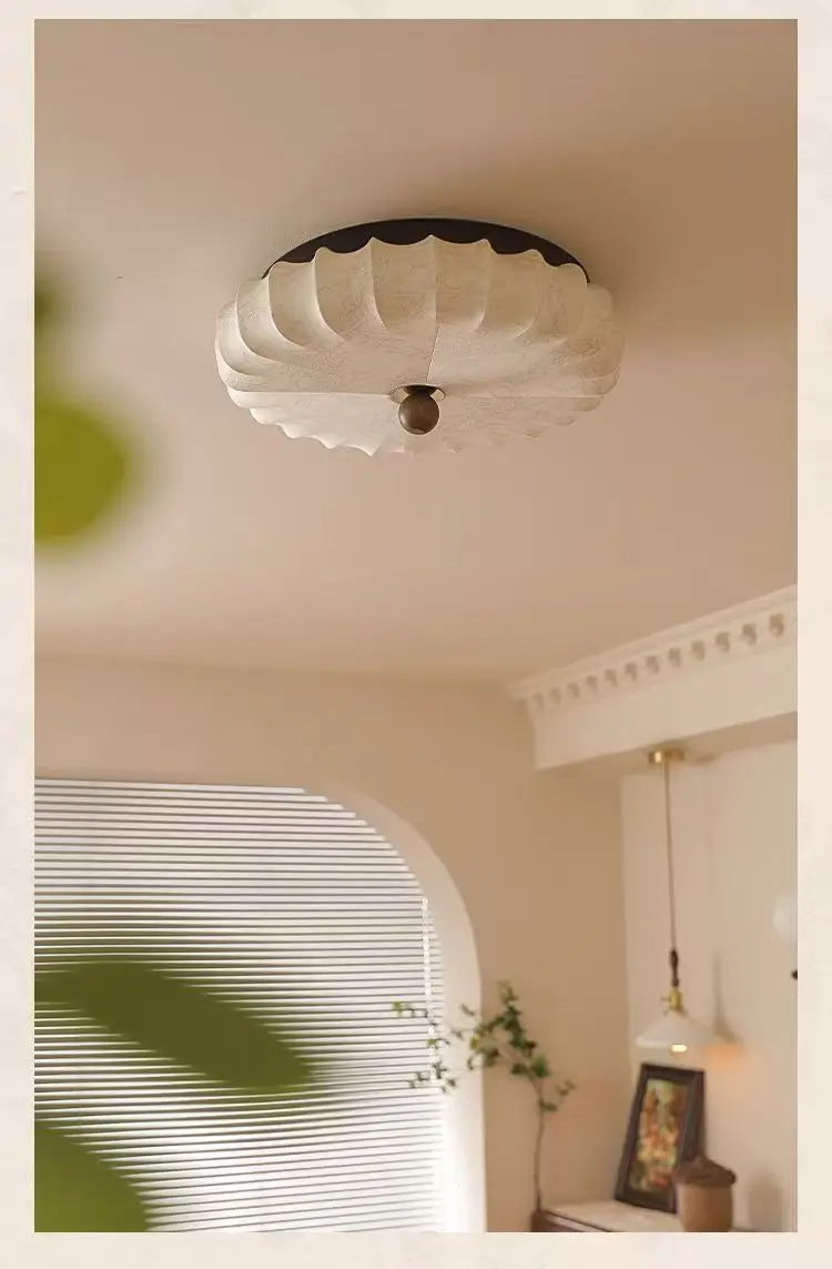 luminaire tissu vintage moderne beige marron motifs floraux opacité variable éclairage quotidien chambre couloir