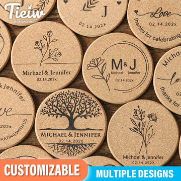 Sous-verres en liège personnalisés pour mariage sur table décorée