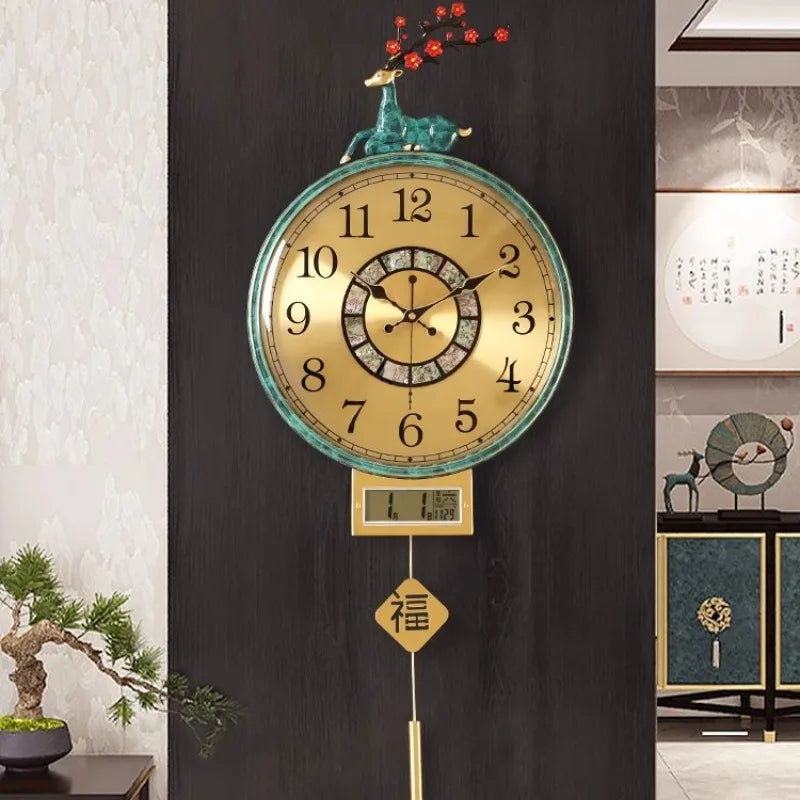 horloge murale classique aiguille vintage salon décor floral texture métal