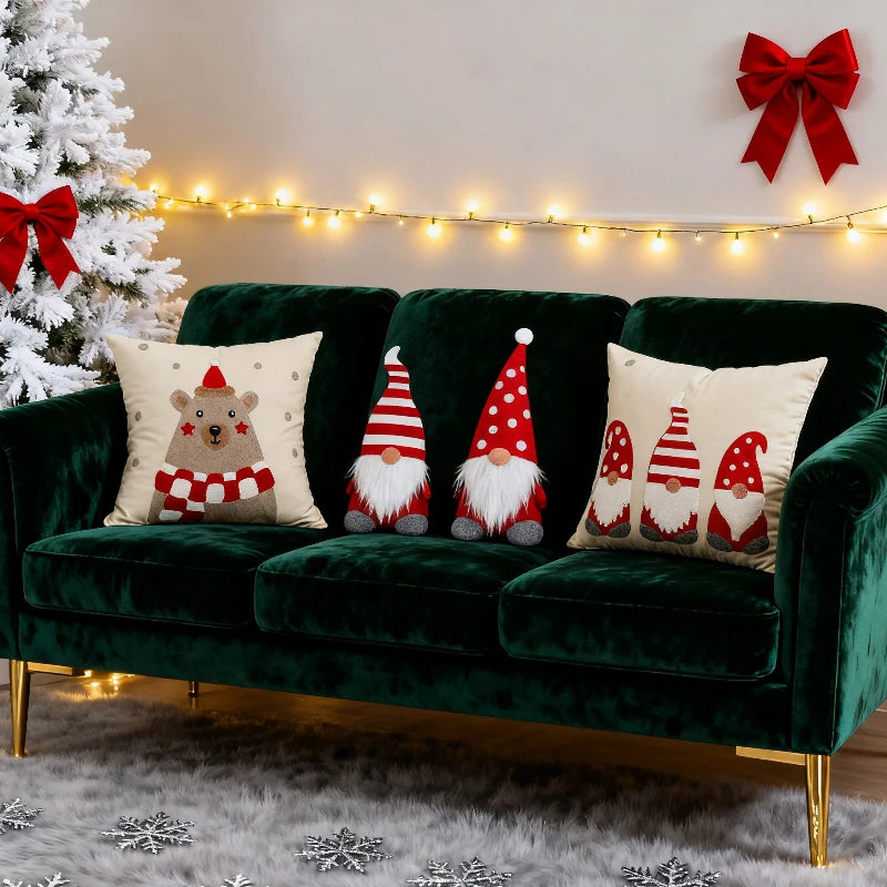 housses coussins noël gnomes flocons brodés texture duveteuse carrées polyester coton pompons festive decoration