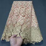 dentelle acrylique brodée motifs floraux opaques vert beige jaune violet bleu tissu filet jacinthe