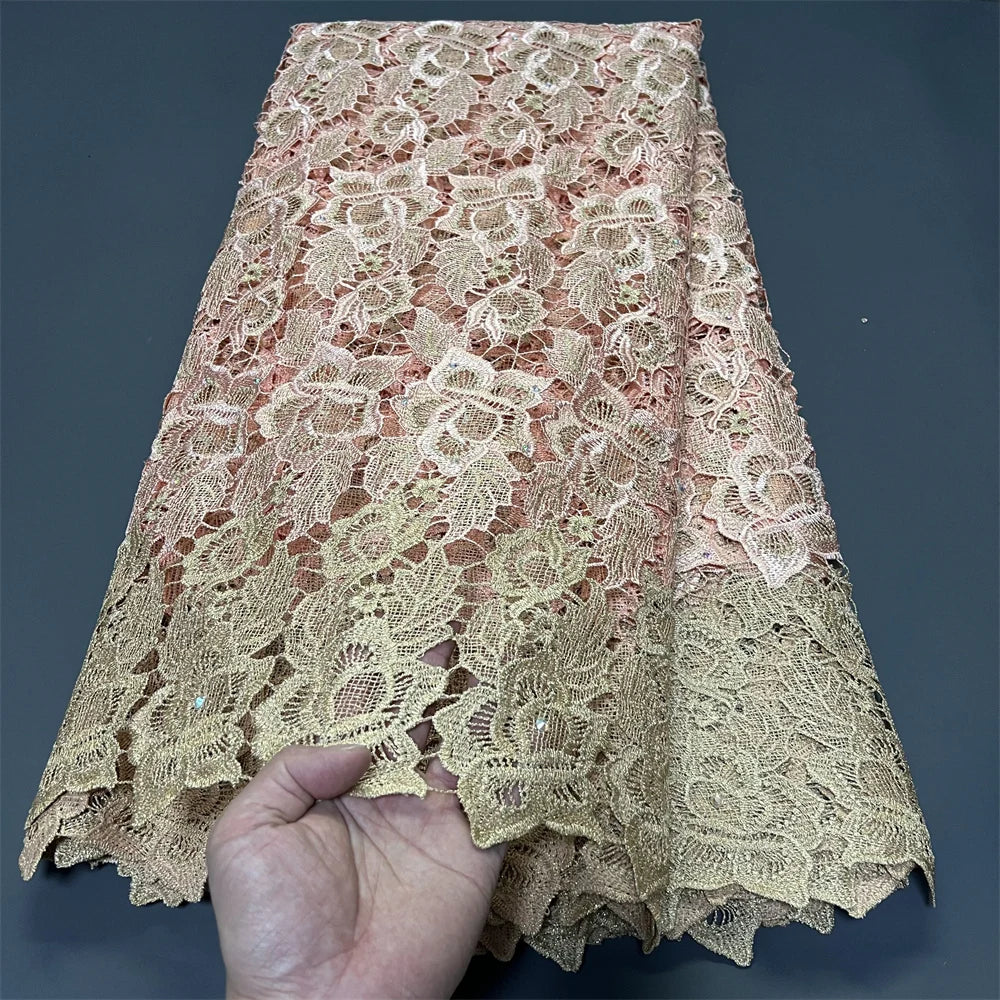 dentelle acrylique brodée motifs floraux opaques vert beige jaune violet bleu tissu filet jacinthe