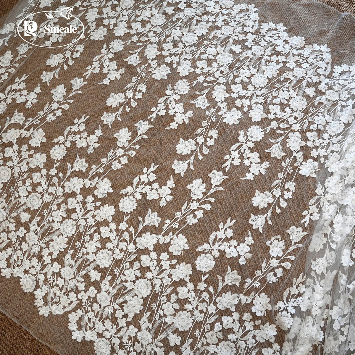 tissu dentelle broderie florale blanc marron clair transparent mariage décoration