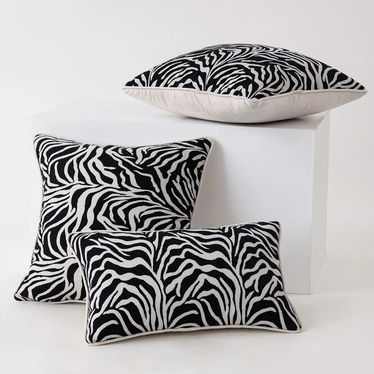 taies d'oreiller jacquard zèbres noires blanches moderne 100 polyester 50x50cm 45x45cm 30x50cm zipper decoration
