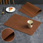 tapis table moderne simili cuir marron bleu marine gris vert pastel adhésif maison assiettes