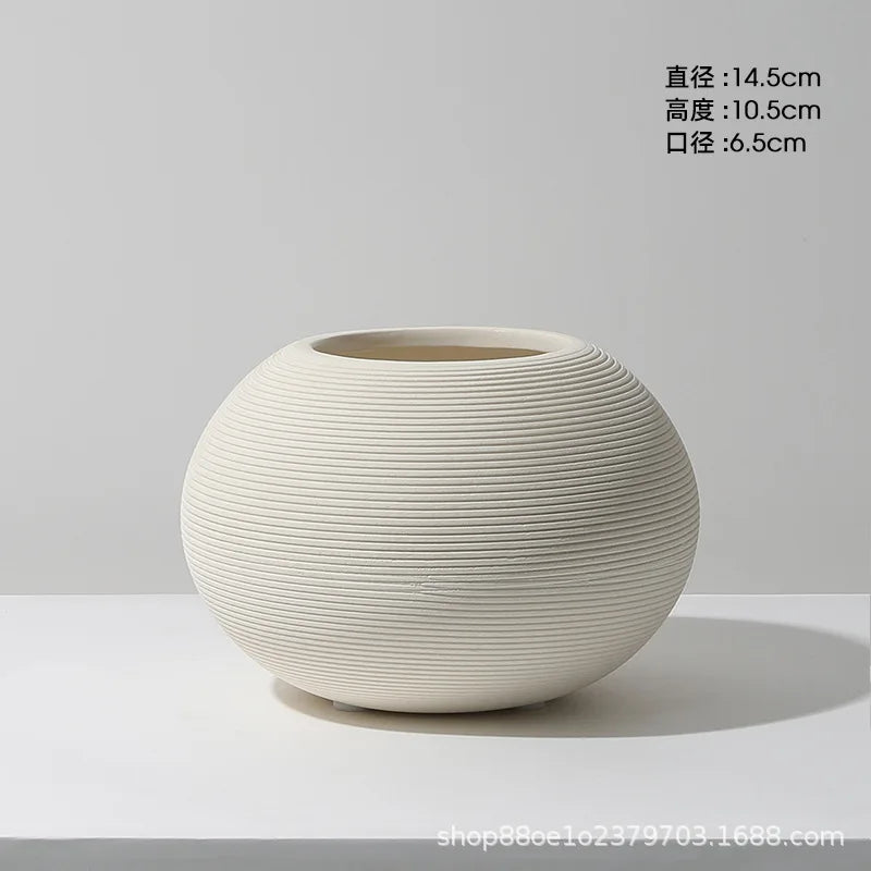 vases céramique blancs rayures horizontales modernes fleurs artificielles