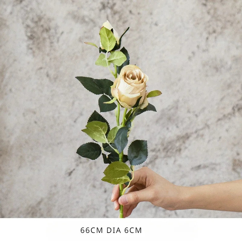 décoration maison bouquet fleurs artificielles roses ouvertes feuilles vertes réaliste anniversaire mariageintérieur