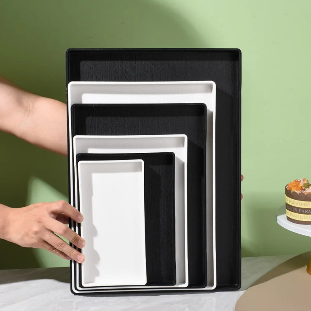 assiettes modernes texture bois noir blanc opaques variées tailles rangement