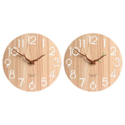horloge murale bois grain beige clair moderne minimaliste aiguilles marron chiffres découpés
