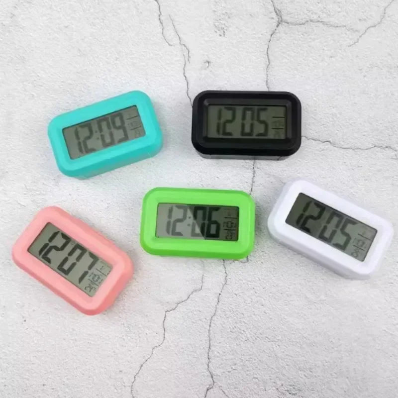 horloge numérique moderne compacte affichage lcd vert noir blanc rose clair timer radio fonctionnement