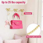 porte serviettes vintage rose ruban décoratif serviettes blanches rose jouets bébé