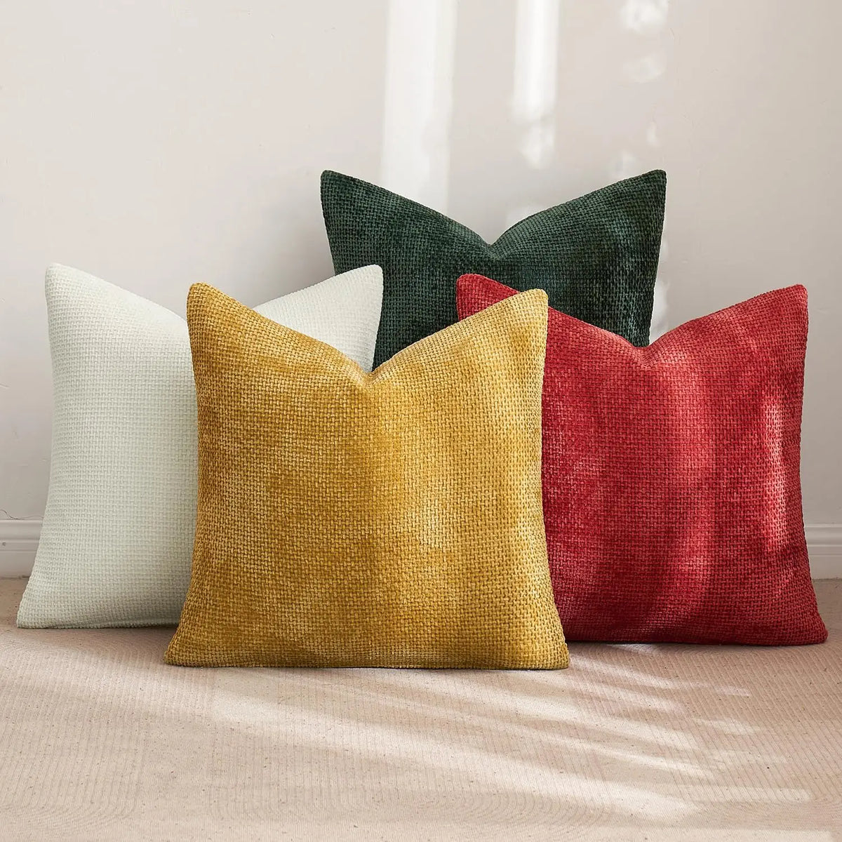 coussins décoratifs modernes orange jaune vert rouge blanc tissu chenille opaques carré