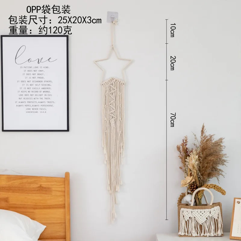 tapisserie macramé boho pompons franges beige clair tissé main décoration murale artisanal