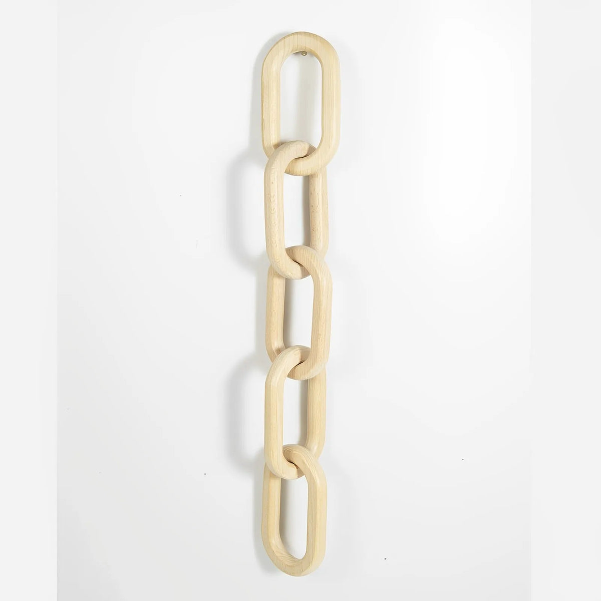 décoration moderne chaîne bois nœuds couleurs variées minimaliste