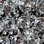 boule cristal transparente facettes géométriques moderne élégante anneau métallique suspension décoration intérieure très transparente