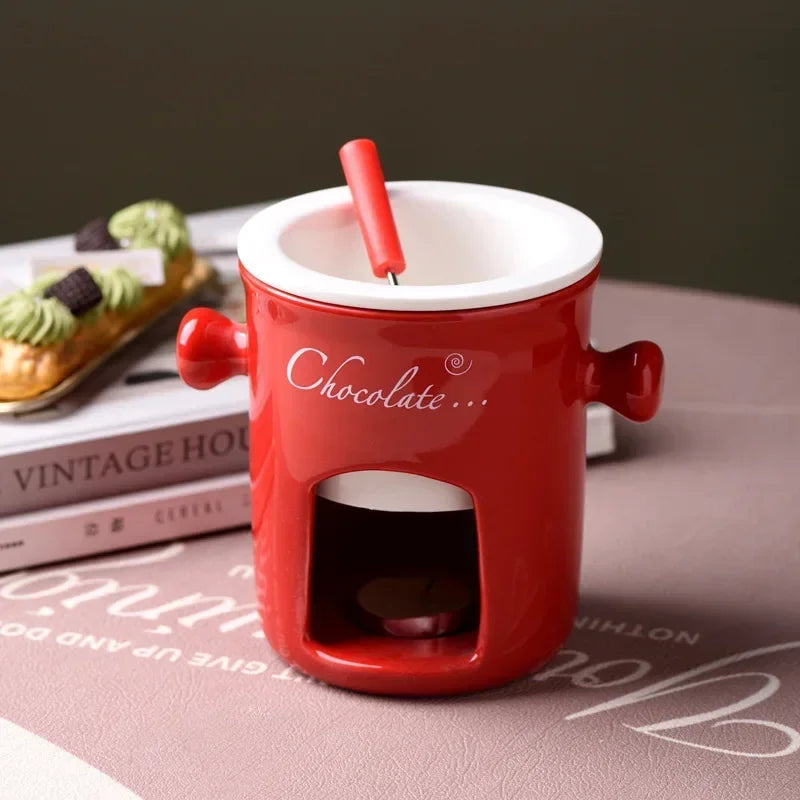bouilloire chocolat céramique moderne cuillère bois bougie rouge noir blanc