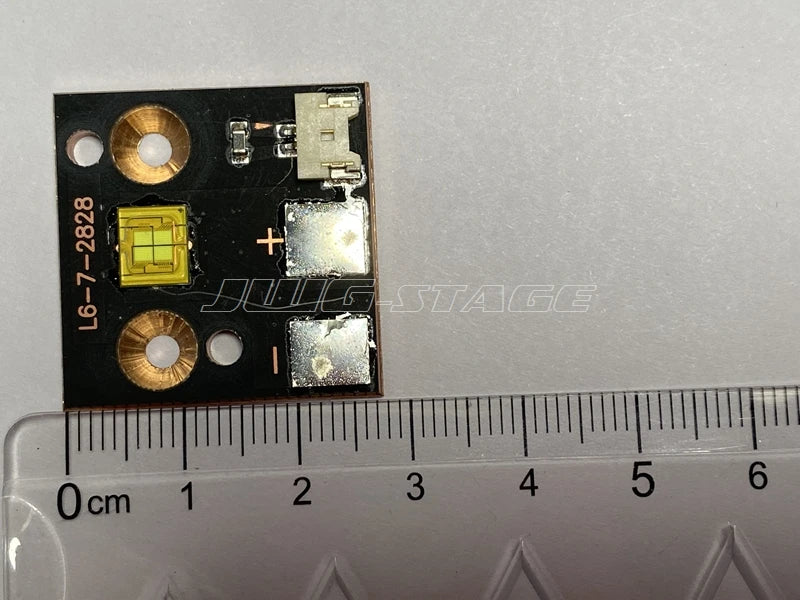 lampe led noir jaune argentée bronze circuit imprimé dissipateur thermique brossé composants électronic translucent