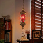 lampe suspendue vintage bronze rouge maille métallique chaîne restaurant chambre couloir motifs géométriques